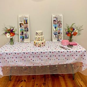 Four SHEIN Wildflower tablecloths